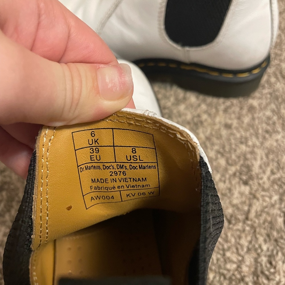 Women's size 8 chelsea Dr martens